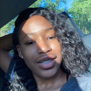 Meet your Posher, Skyelar